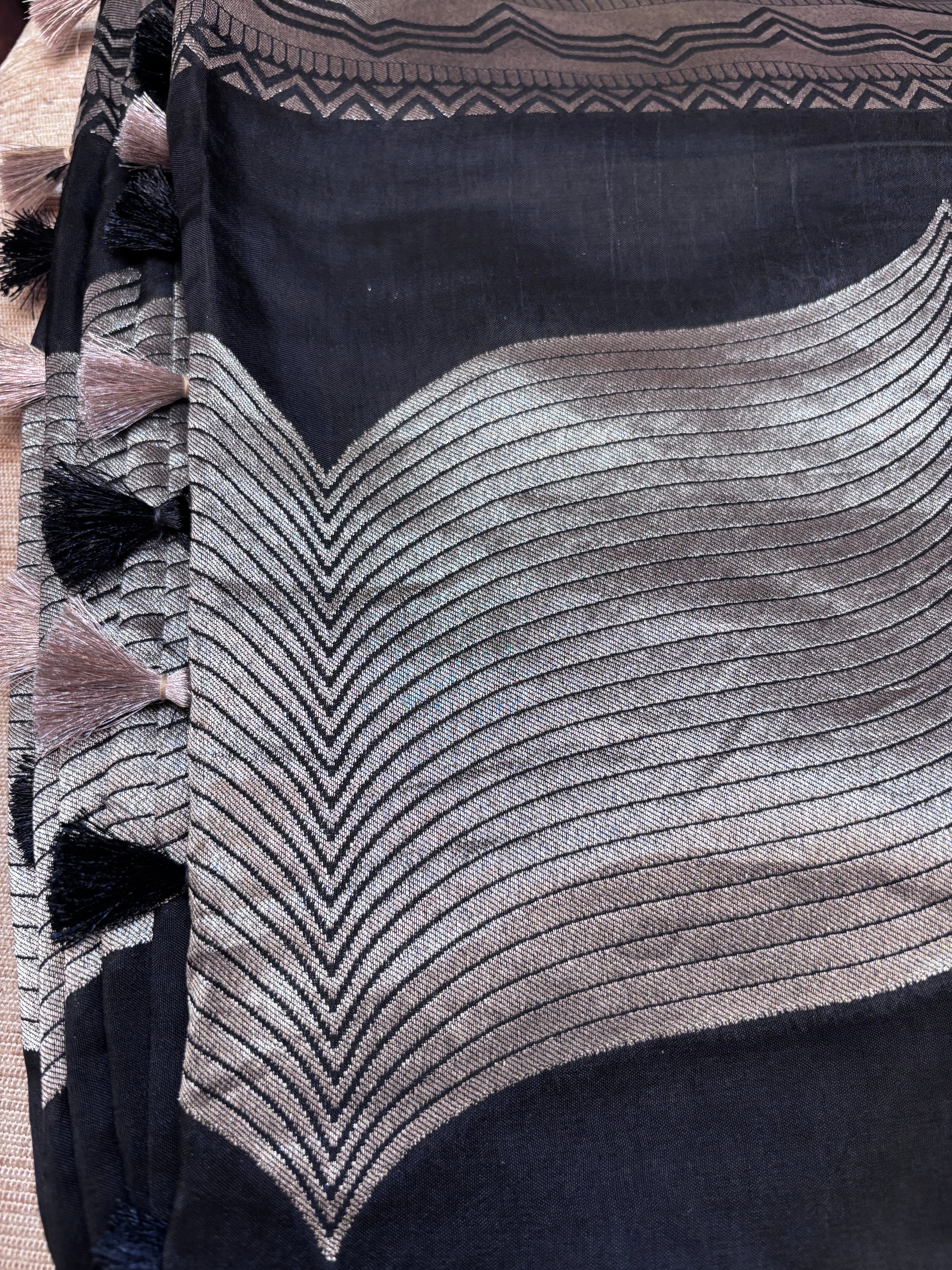 Black Munga Weaves