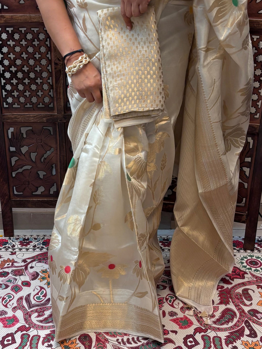 Raw Silk Saree with Velvet Weaving & Gold Zari
