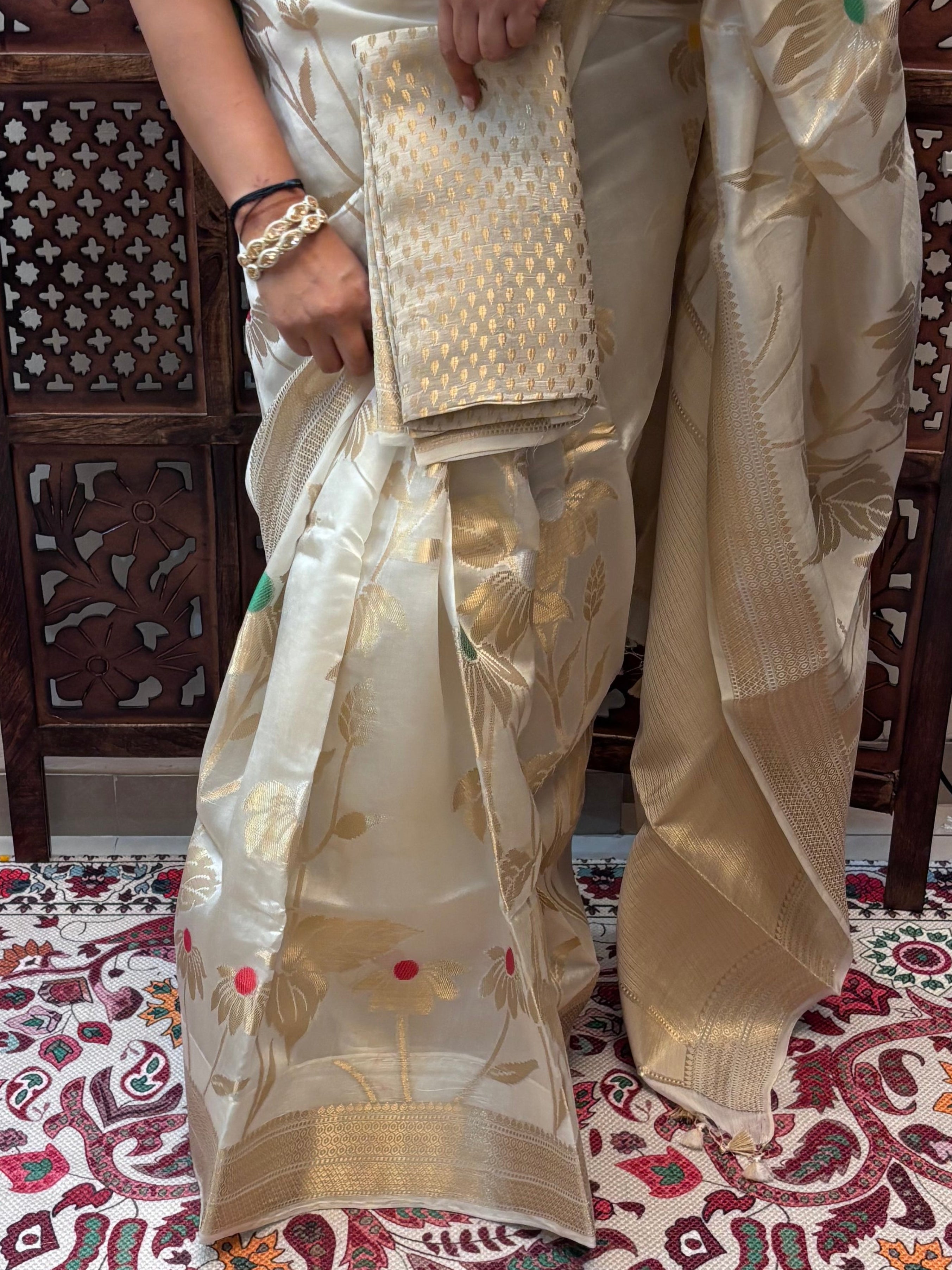 Raw Silk Saree with Velvet Weaving & Gold Zari