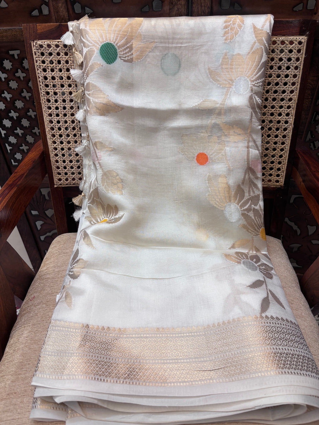 Raw Silk Saree with Velvet Weaving & Gold Zari