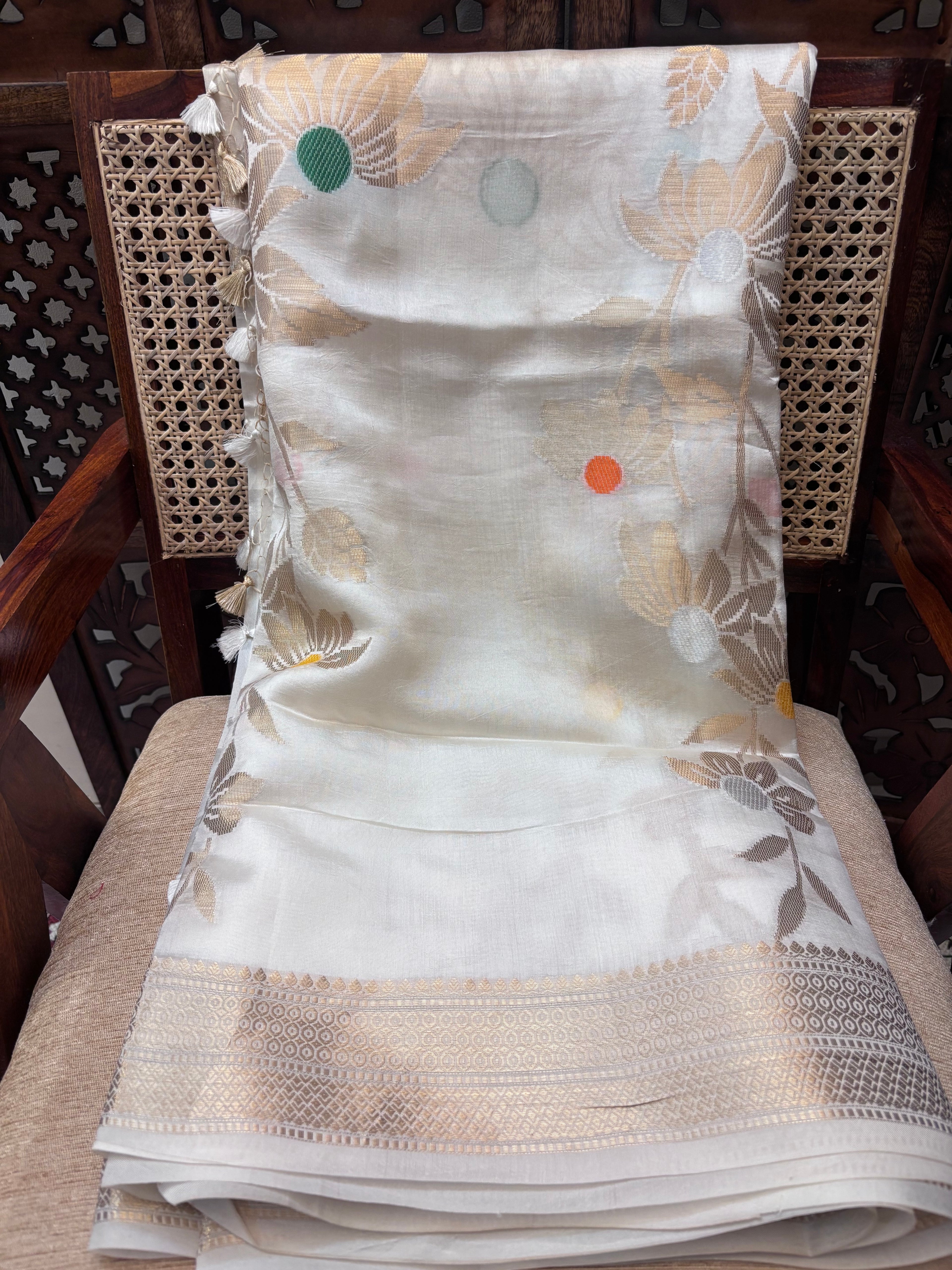 Raw Silk Saree with Velvet Weaving & Gold Zari